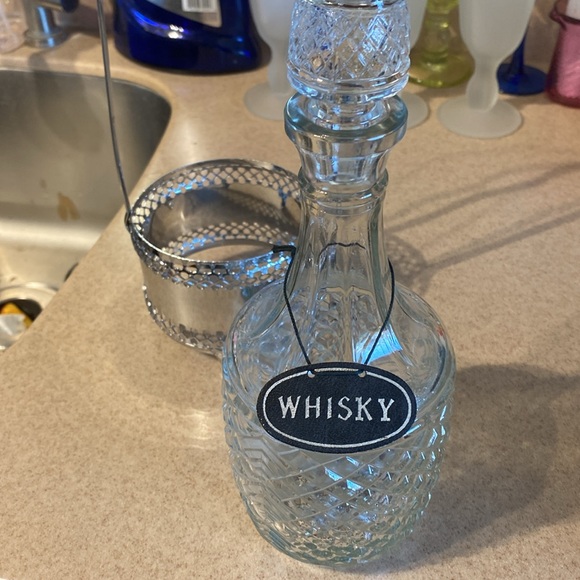 Vintage Mayell whiskey decanter made n England. NWT. STAINLESS STEEL rack. 12.5